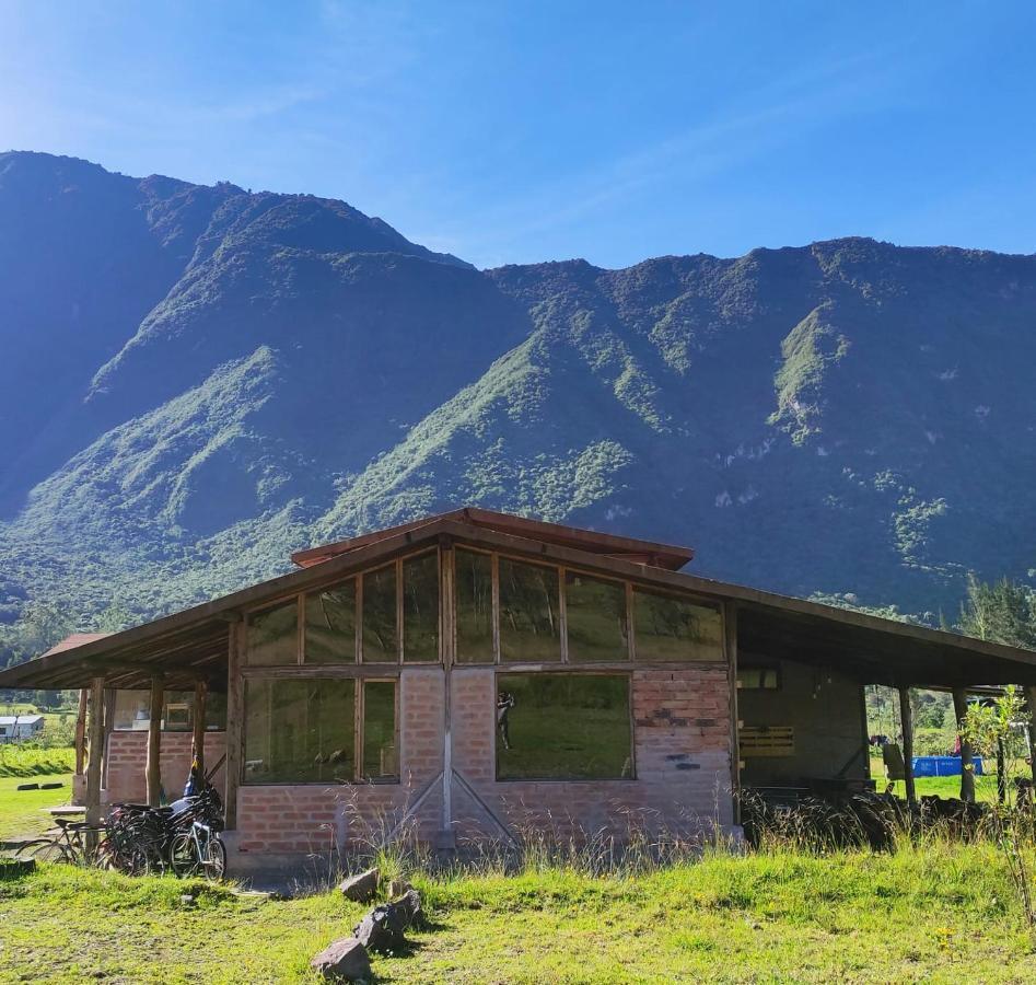 El Castillo Del Lobo Pululahua Acomodação com café da manhã Quito Exterior foto